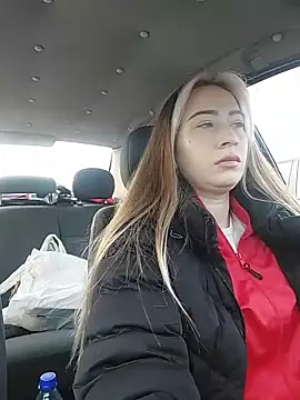 Reina Cummings online show from February 25, 6:24 am