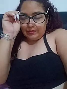 Snapshot of ladytropical1 chatting on January 17, 1:09 am ladytropical1 online show from January 17, 1:09 am