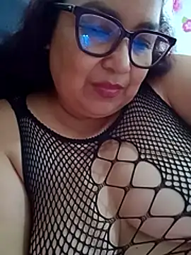 Snapshot of ladytropical1 chatting on June 6, 6:02 pm ladytropical1 online show from June 6, 6:02 pm
