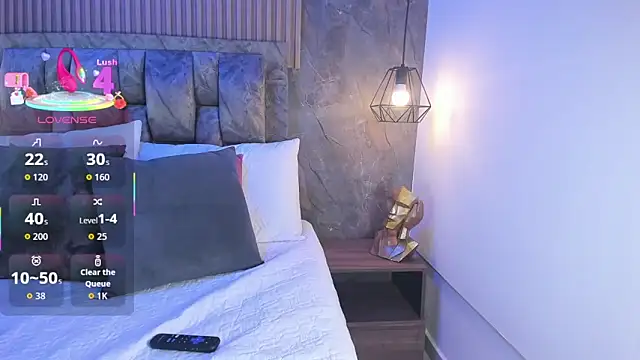 Snapshot of luna_killari chatting on September 20, 4:17 am luna killari online show from September 20, 4:17 am