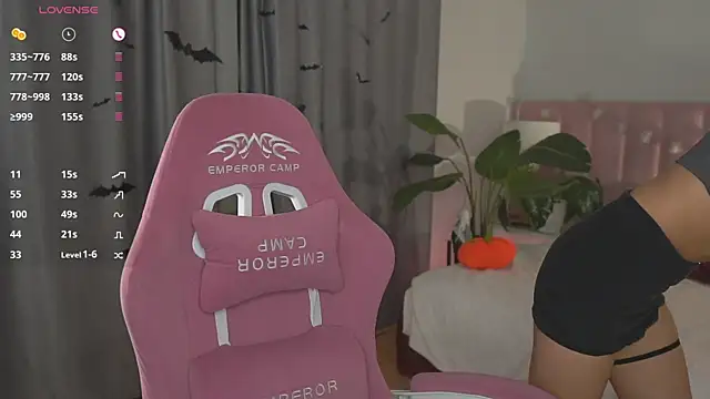 Snapshot of LilLisa chatting on October 25, 4:07 pm LilLisa online show from October 25, 4:07 pm