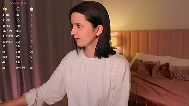 Snapshot of LilLisa chatting on April 18, 11:01 am LilLisa online show from April 18, 11:01 am