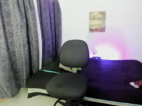 Snapshot of juantalents chatting on November 4, 4:11 pm juantalents online show from November 4, 4:11 pm