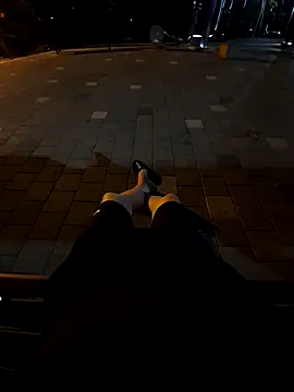 Snapshot of starvingo2002 chatting on September 14, 10:59 am starvingo2002 online show from September 14, 10:59 am