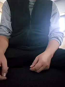 Snapshot of starvingo2002 chatting on October 31, 5:26 am starvingo2002 online show from October 31, 5:26 am