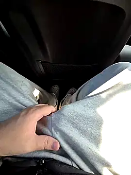 Snapshot of starvingo2002 chatting on November 7, 4:39 am starvingo2002 online show from November 7, 4:39 am