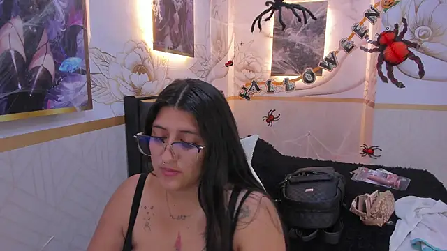 megann  up online show from October 20, 10:43 pm