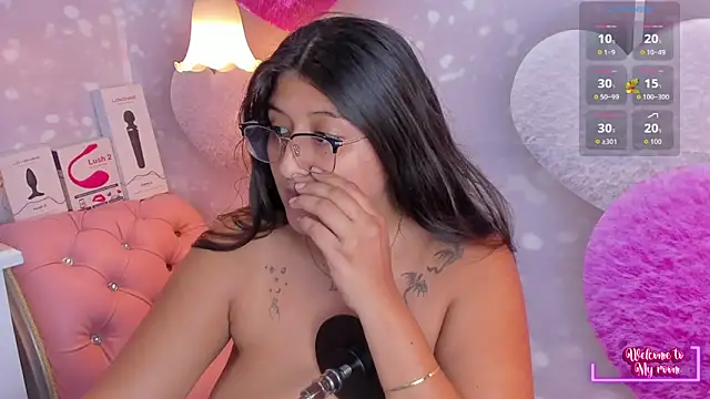 megann  up online show from September 26, 3:35 am