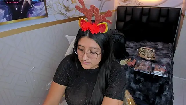 megann  up online show from December 21, 8:31 pm