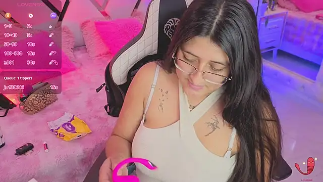 megann  up online show from April 24, 3:19 am