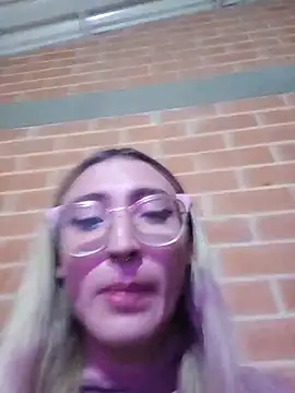 Snapshot of Andrea_camilaaa chatting on July 1, 4:02 am Andrea camilaaa online show from July 1, 4:02 am