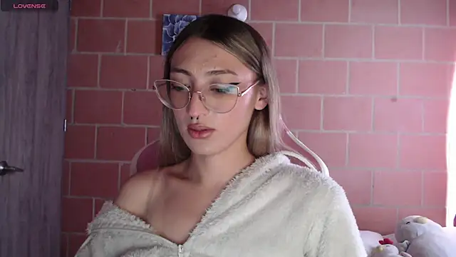 Andrea camilaaa online show from September 9, 5:55 pm