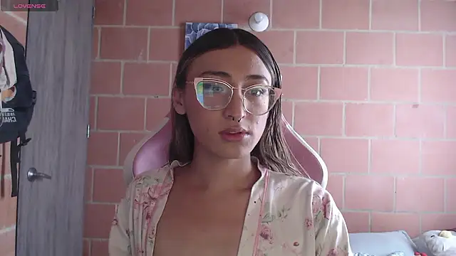 Andrea camilaaa online show from February 15, 3:33 pm