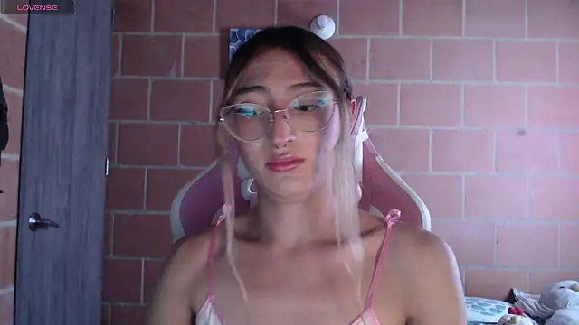 Andrea camilaaa online show from December 15, 4:35 pm