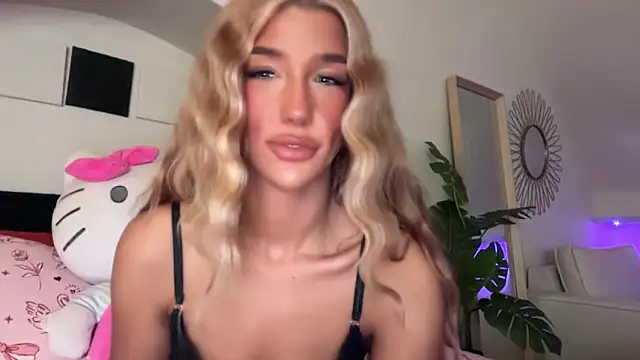 KENNIEXROSE online show from January 8, 9:43 pm