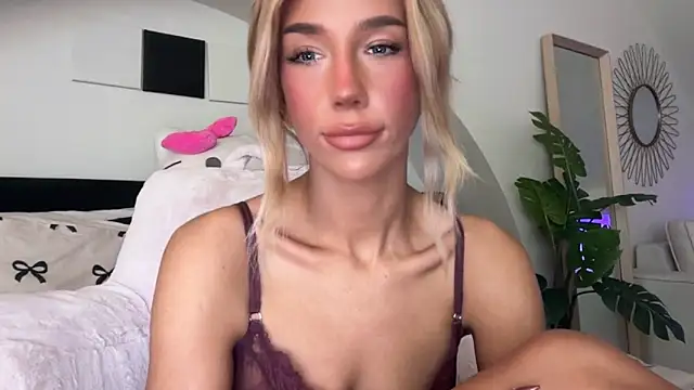 KENNIEXROSE online show from February 28, 11:15 pm