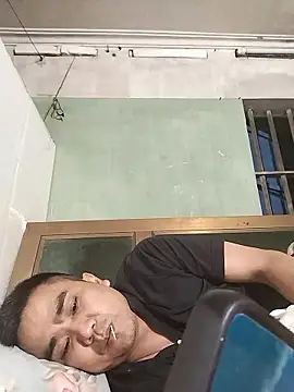 Snapshot of HoangNam20x chatting on December 2, 1:24 pm HoangNam20x online show from December 2, 1:24 pm