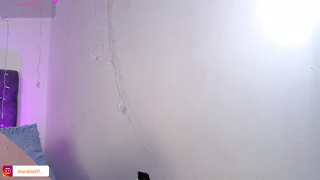 MaraDiaz11 online show from April 14, 9:09 pm