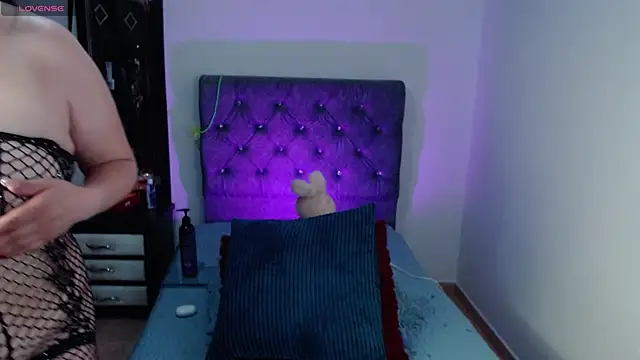 MaraDiaz11 online show from November 15, 1:48 pm