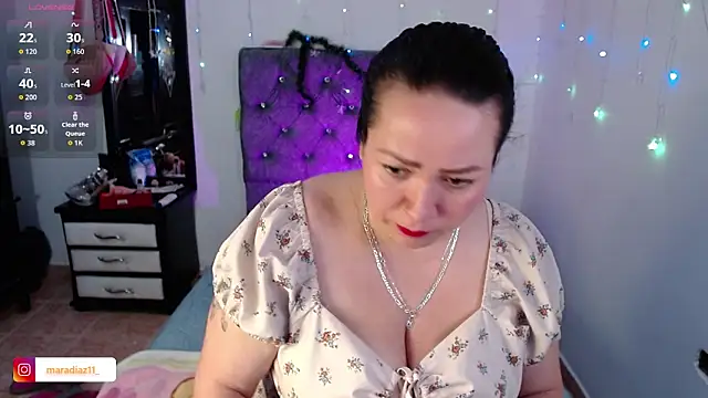 MaraDiaz11 online show from January 8, 9:10 pm