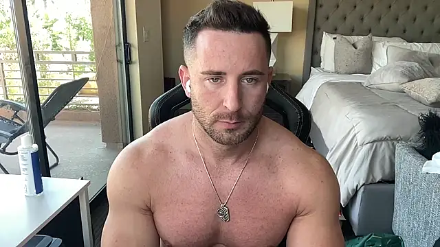 Snapshot of brettmycles28 chatting on September 29, 8:58 pm brettmycles28 online show from September 29, 8:58 pm