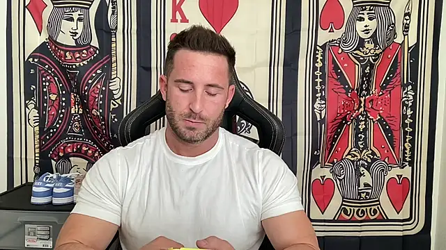 Snapshot of brettmycles28 chatting on November 6, 5:17 pm brettmycles28 online show from November 6, 5:17 pm