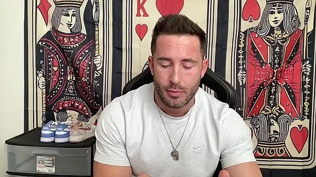 Snapshot of brettmycles28 chatting on November 7, 6:12 pm brettmycles28 online show from November 7, 6:12 pm