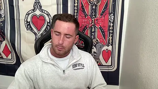 Snapshot of brettmycles28 chatting on December 2, 4:19 pm brettmycles28 online show from December 2, 4:19 pm