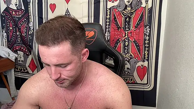 brettmycles28 online show from December 17, 7:52 pm