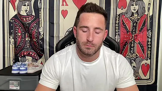 Snapshot of brettmycles28 chatting on November 6, 5:11 am brettmycles28 online show from November 6, 5:11 am