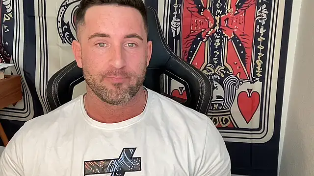 brettmycles28 online show from January 12, 6:58 pm