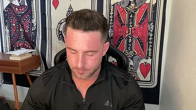 brettmycles28 online show from January 11, 8:05 pm