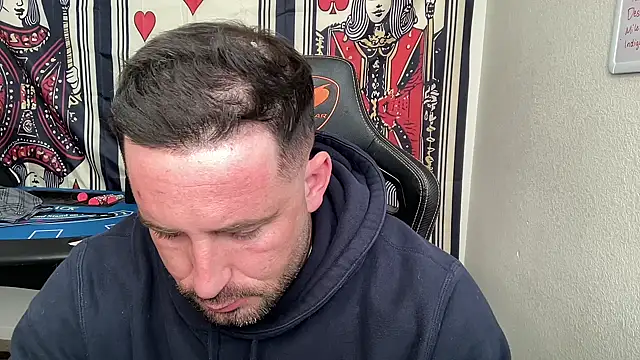 brettmycles28 online show from February 14, 6:52 pm