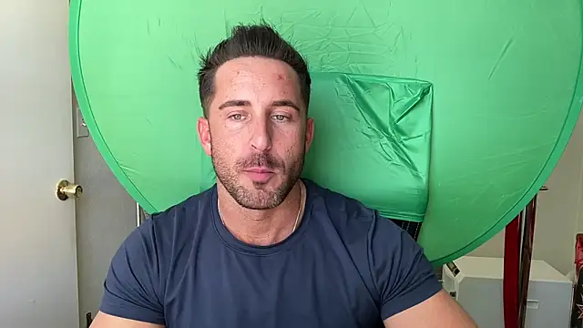 brettmycles28 online show from May 27, 9:22 pm