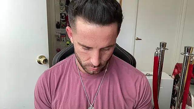 brettmycles28 online show from June 11, 4:15 pm