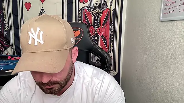 brettmycles28 online show from February 13, 6:41 pm