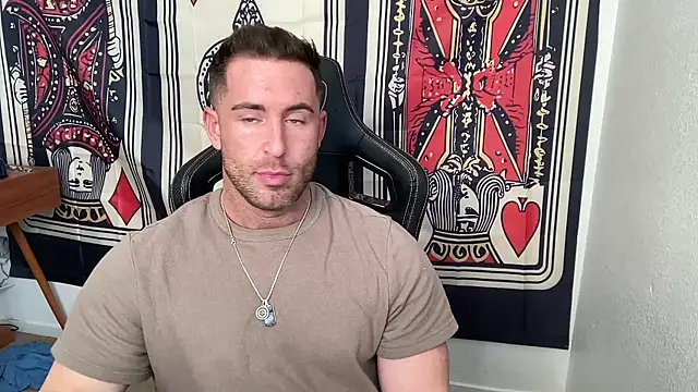 brettmycles28 online show from December 21, 7:26 pm