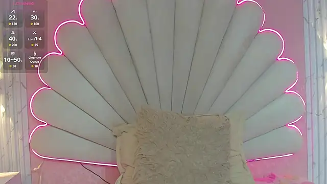 MisRoos online show from October 6, 8:31 pm