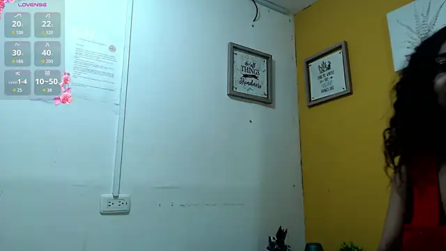 MisRoos online show from October 18, 7:38 pm