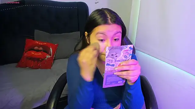 LucyPetit online show from November 20, 12:39 pm