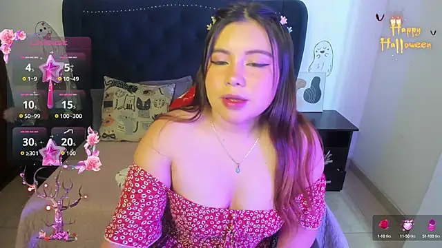 LucyPetit online show from October 9, 1:33 pm