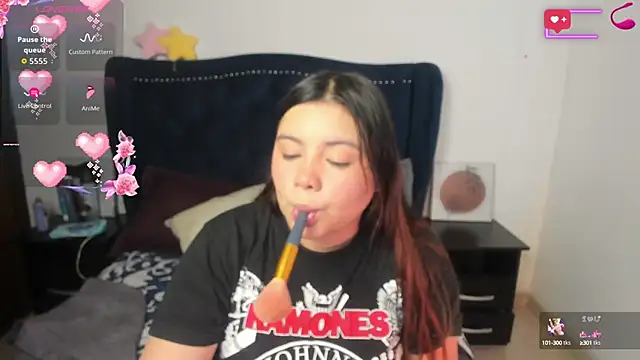 LucyPetit online show from September 23, 12:56 pm