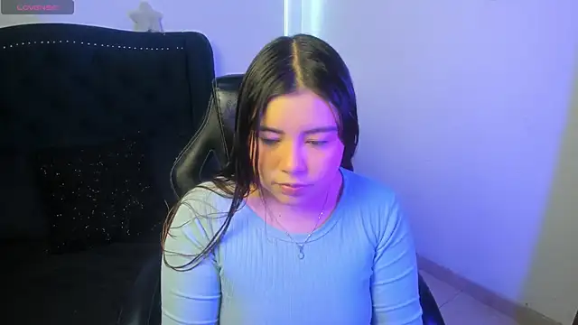 LucyPetit online show from December 2, 1:02 pm