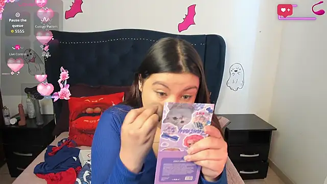 LucyPetit online show from October 1, 2:10 pm
