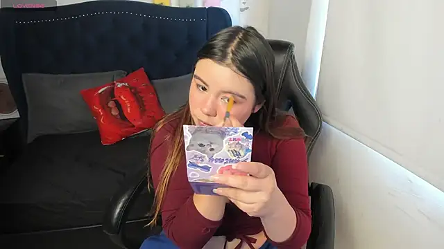 LucyPetit online show from November 26, 2:06 pm