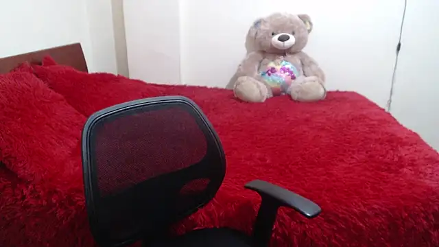 Snapshot of ruby_sky69 chatting on January 5, 6:33 pm ruby sky69 online show from January 5, 6:33 pm