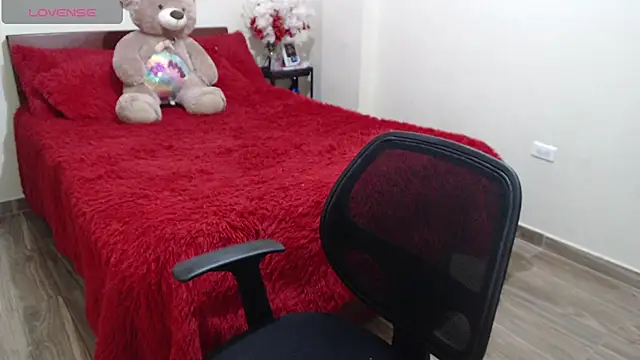 Snapshot of ruby_sky69 chatting on June 25, 6:57 pm ruby sky69 online show from June 25, 6:57 pm