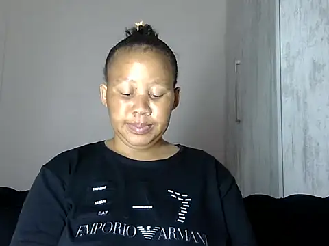 Snapshot of Yellowriider chatting on October 27, 4:19 pm Yellowriider online show from October 27, 4:19 pm