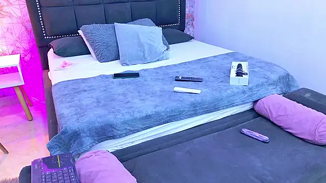 Angelique Angell online show from March 7, 7:41 pm