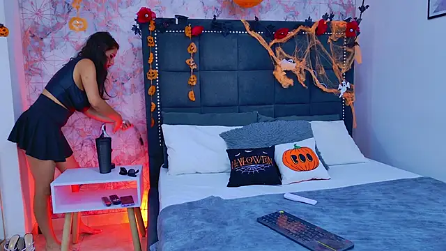 Angelique Angell online show from October 25, 7:47 pm